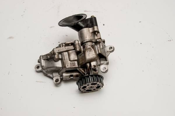 FORD TRANSİT 430 ED ÇIKMA PARÇA  YAĞ POMPASI